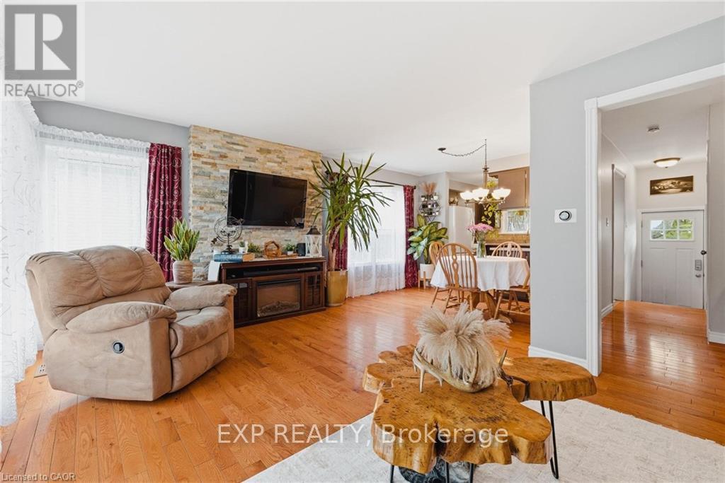 120 ELGIN CRESCENT - 11