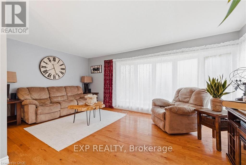 120 ELGIN CRESCENT - 13