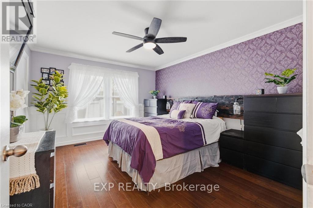 120 ELGIN CRESCENT - 21