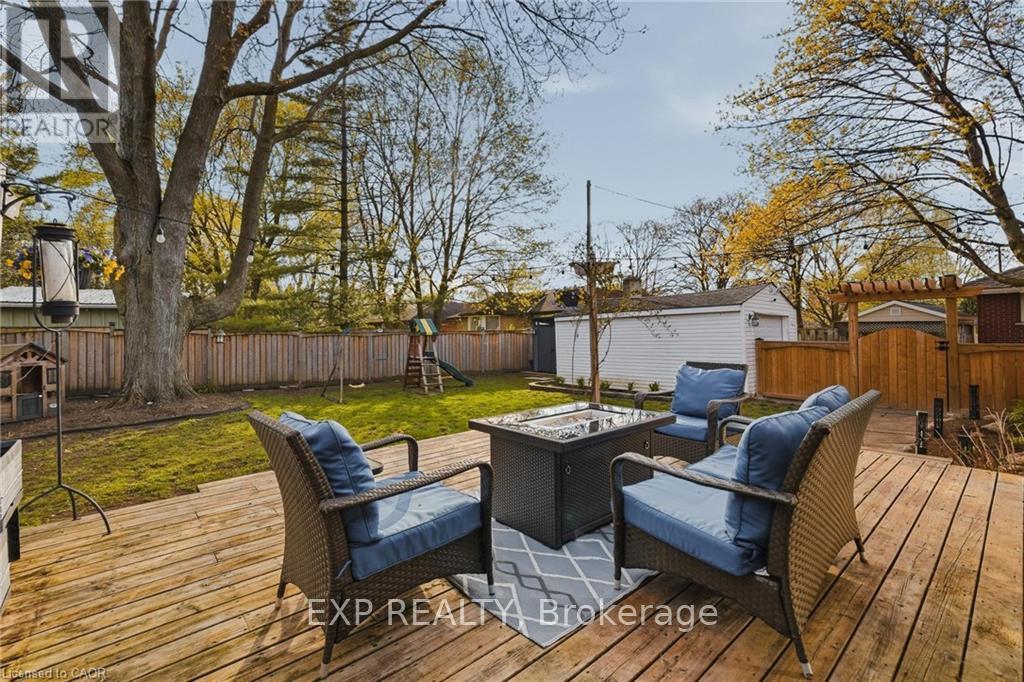 120 ELGIN CRESCENT - 26