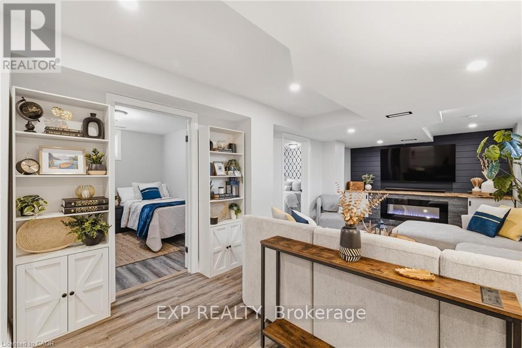 120 ELGIN CRESCENT - 3
