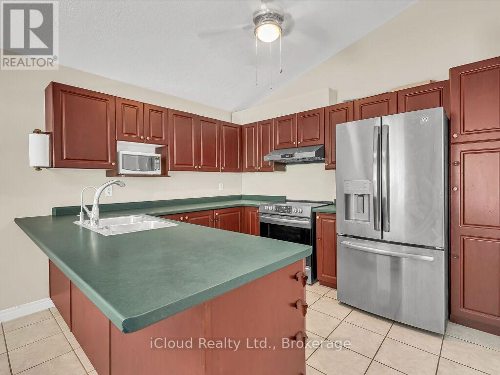 308 KEEWATIN AVENUE - 14