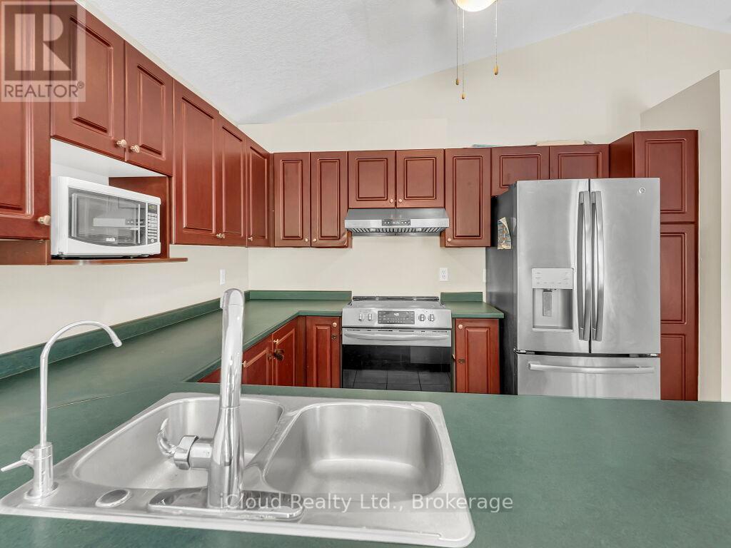 308 KEEWATIN AVENUE - 18