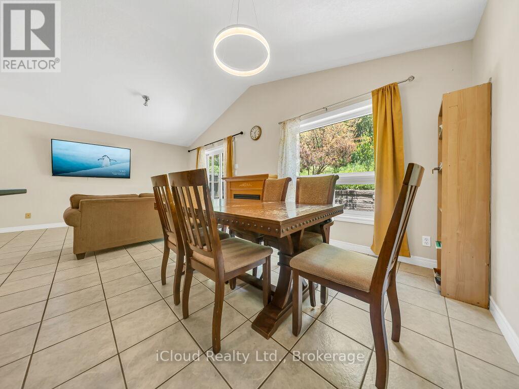 308 KEEWATIN AVENUE - 19