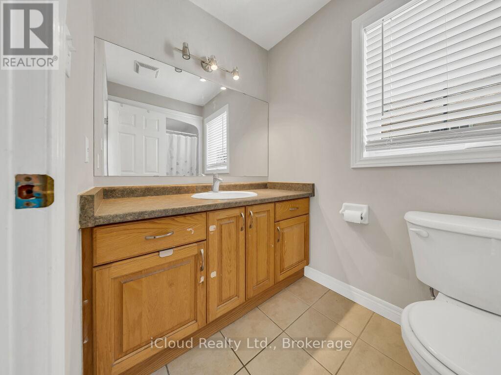 308 KEEWATIN AVENUE - 28