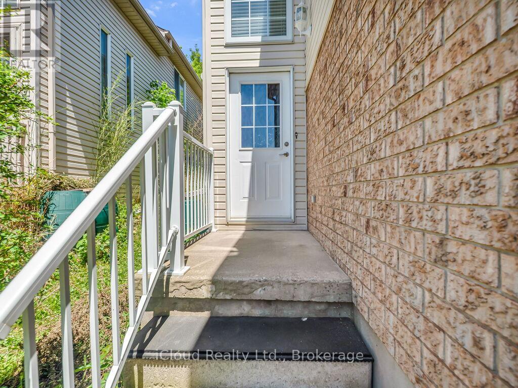 308 KEEWATIN AVENUE - 6