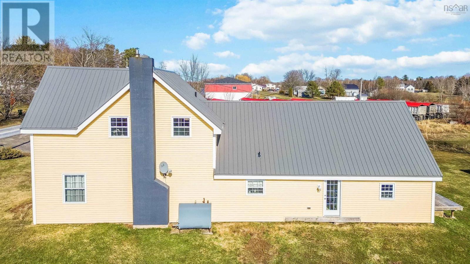 5692 Highway 221 - 38