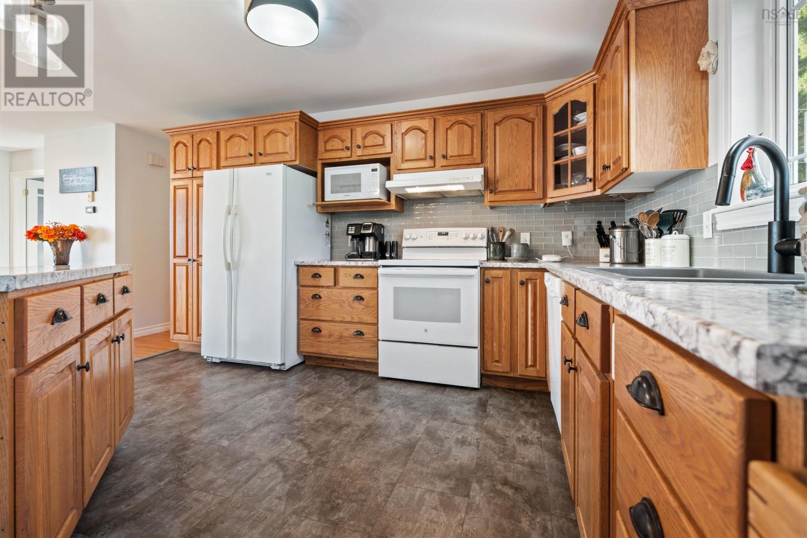 935 BROOKSIDE Road - 16