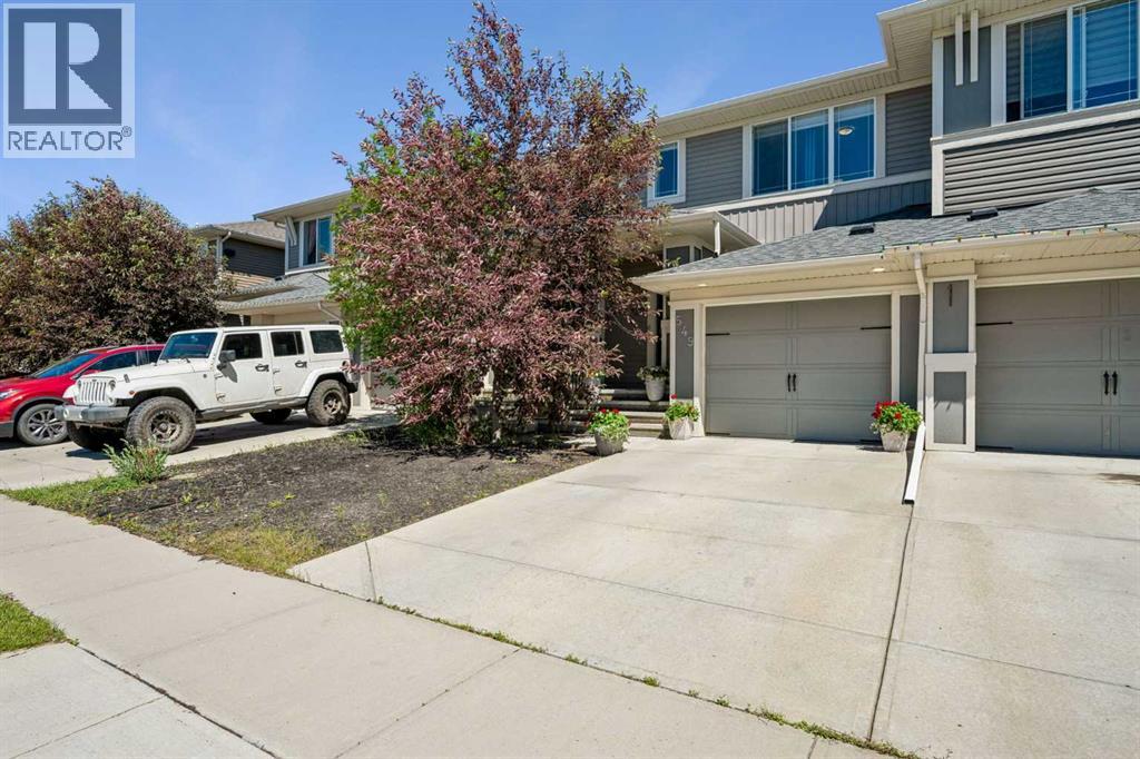 549 Hillcrest Road SW - 2