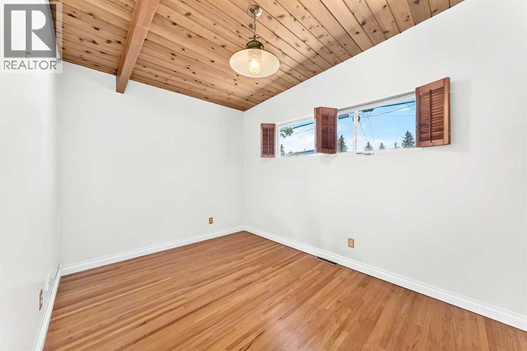 1460 Northmount Drive NW - Image 17