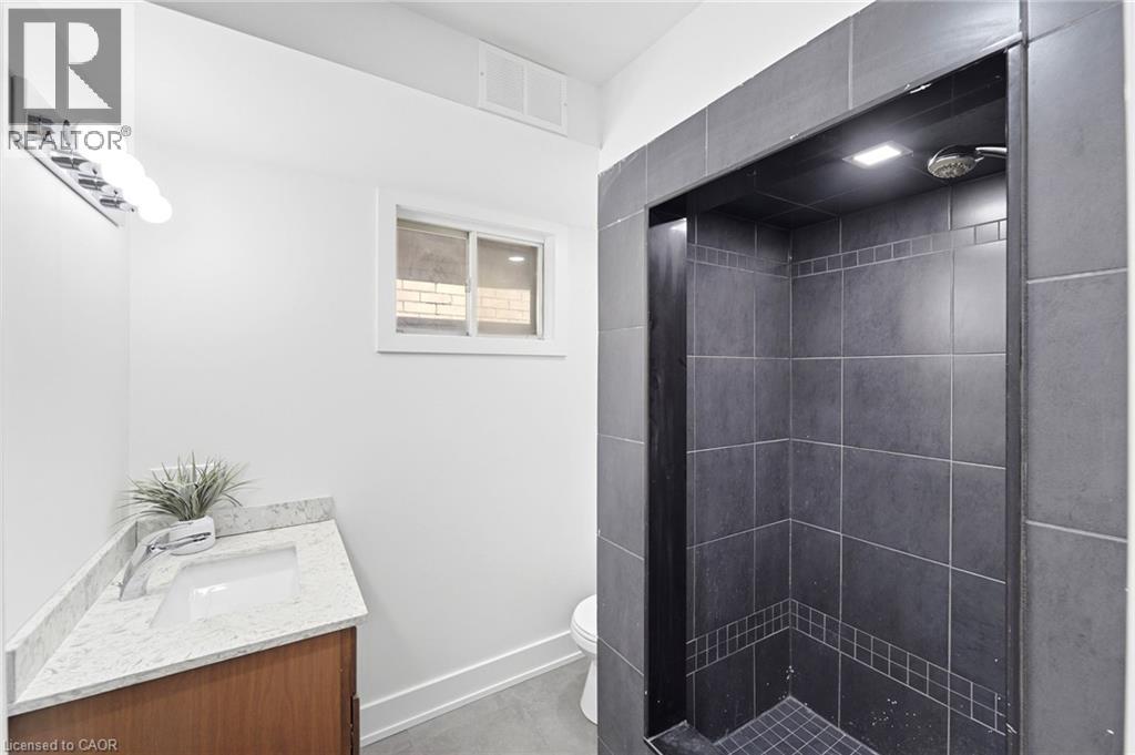968 MAIN Street E - 20