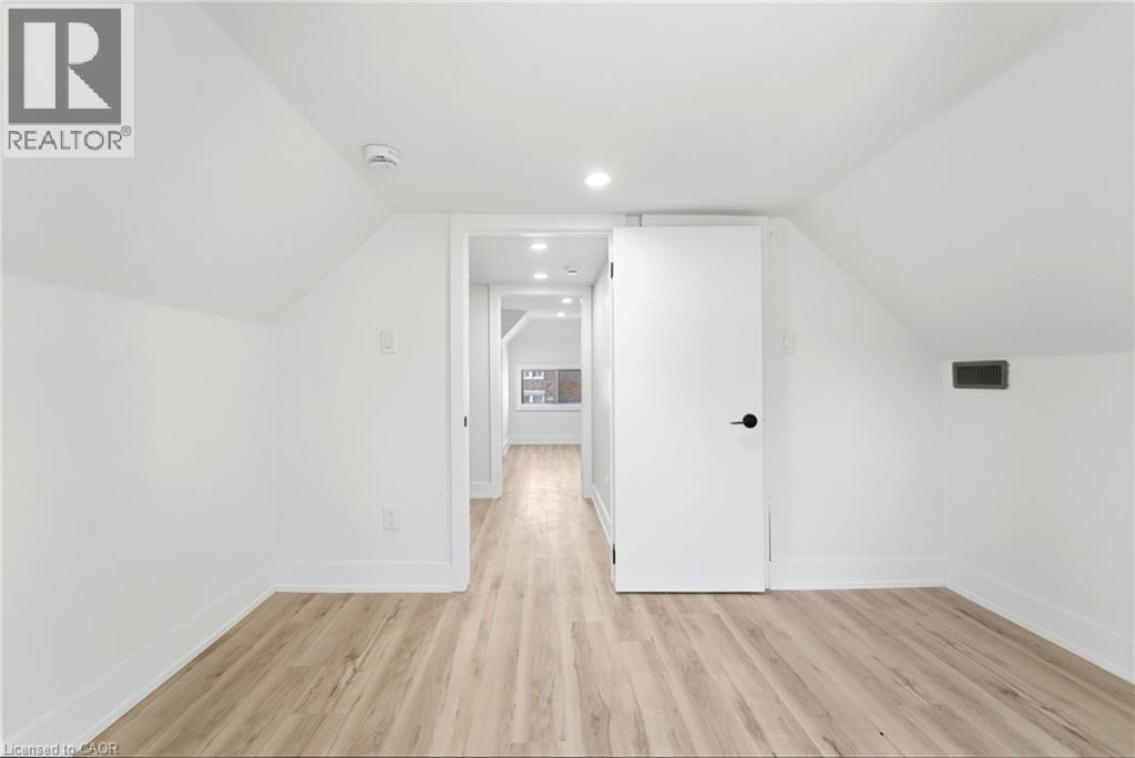 968 MAIN Street E - 28