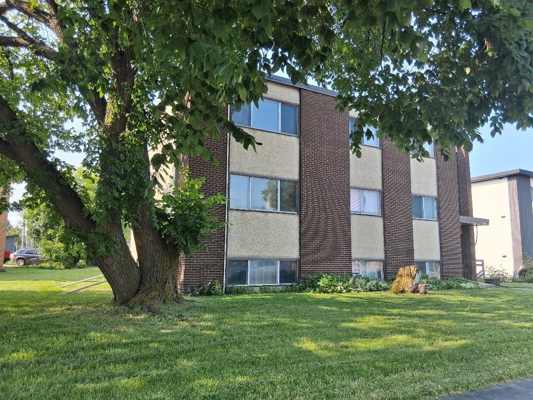 13205 118 Avenue NW - Photo 8