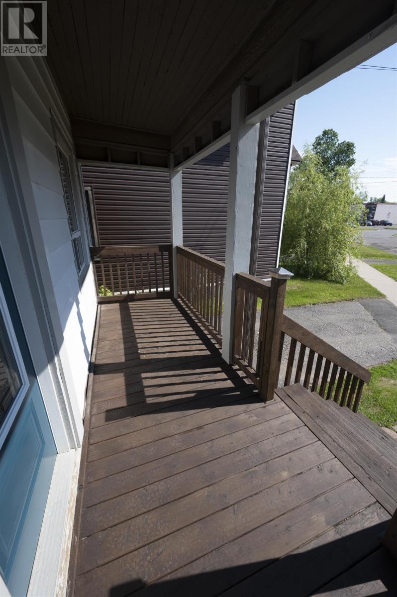 349 Norah Street North - 4