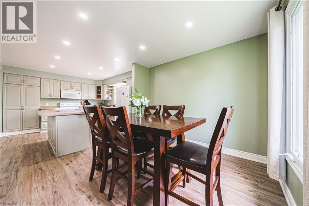 27 LUDLOW Crescent - 11