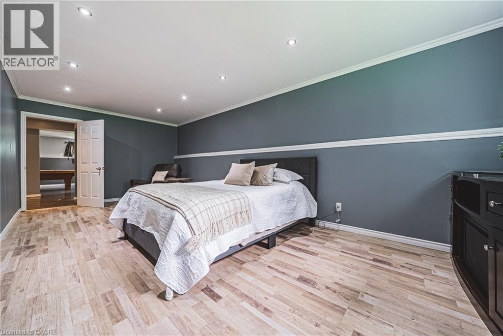 27 LUDLOW Crescent - 32