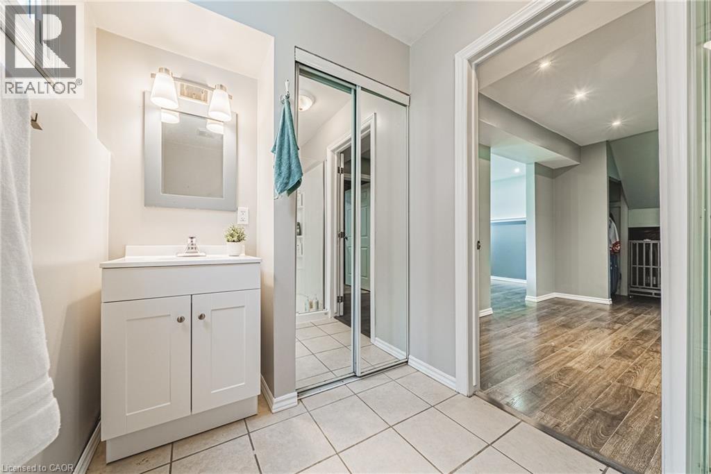 27 LUDLOW Crescent - 35