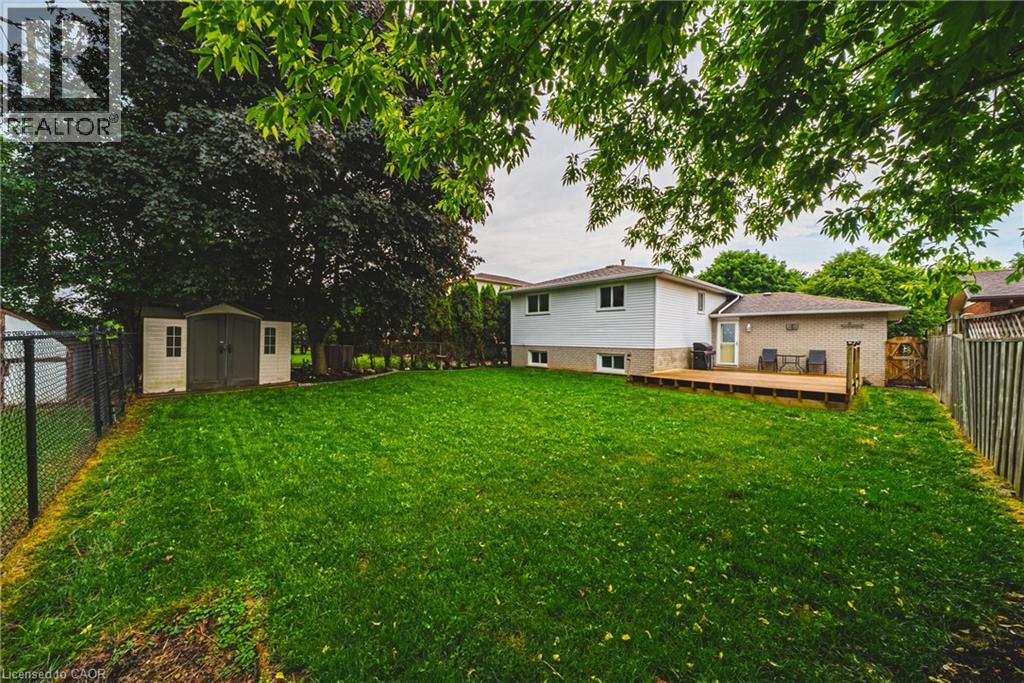 27 LUDLOW Crescent - 40