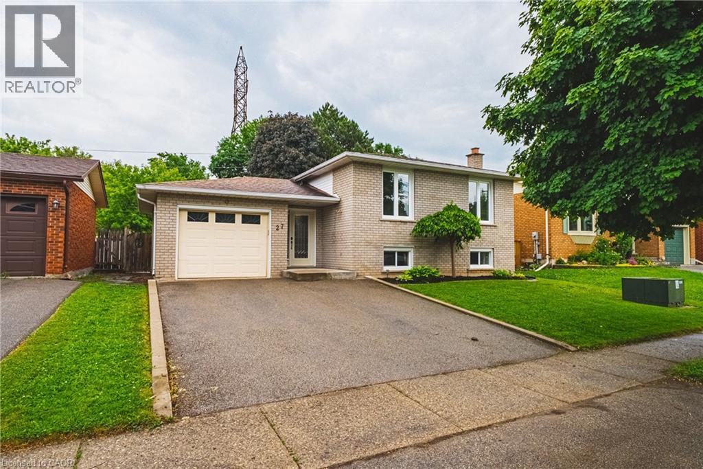 27 LUDLOW Crescent - 1