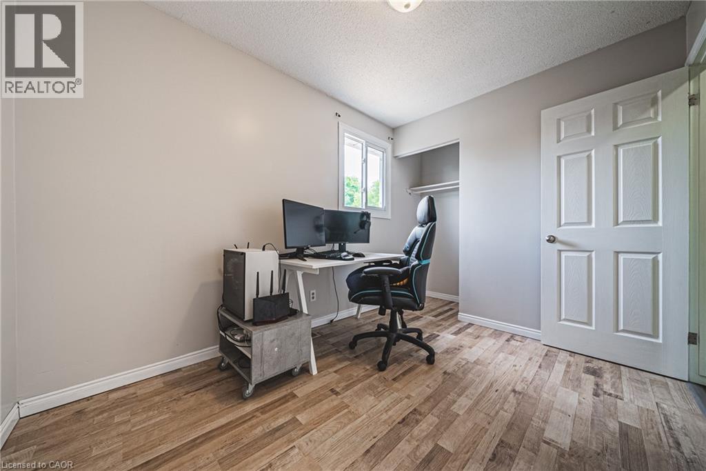 27 LUDLOW Crescent - 29