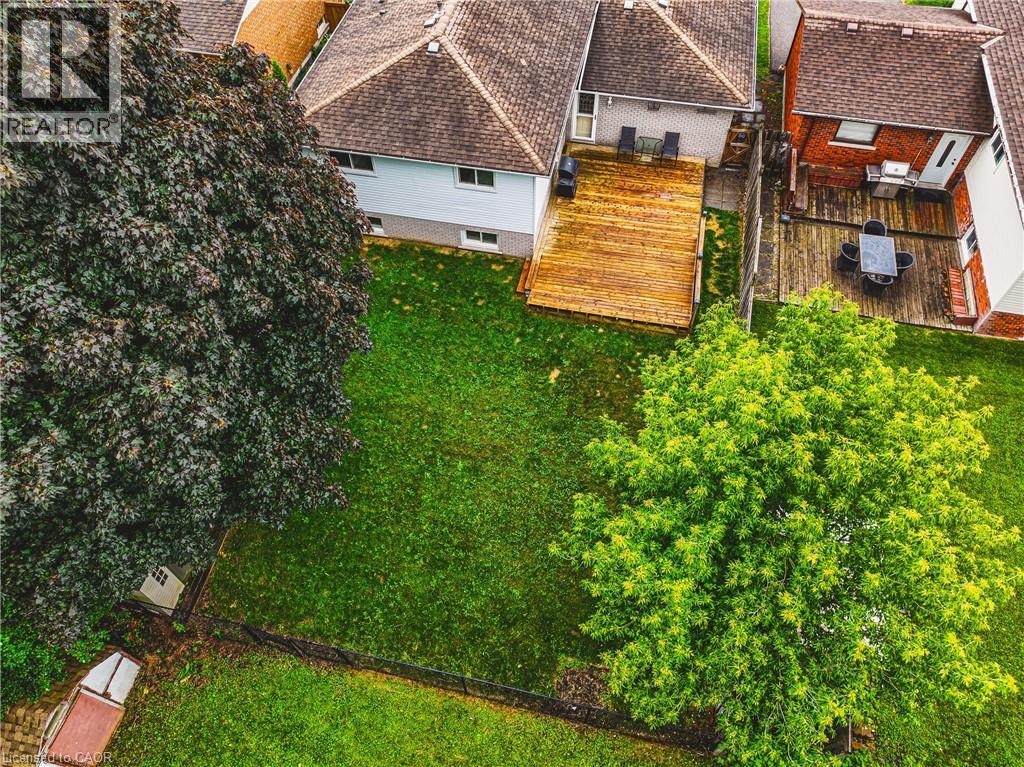 27 LUDLOW Crescent - 43
