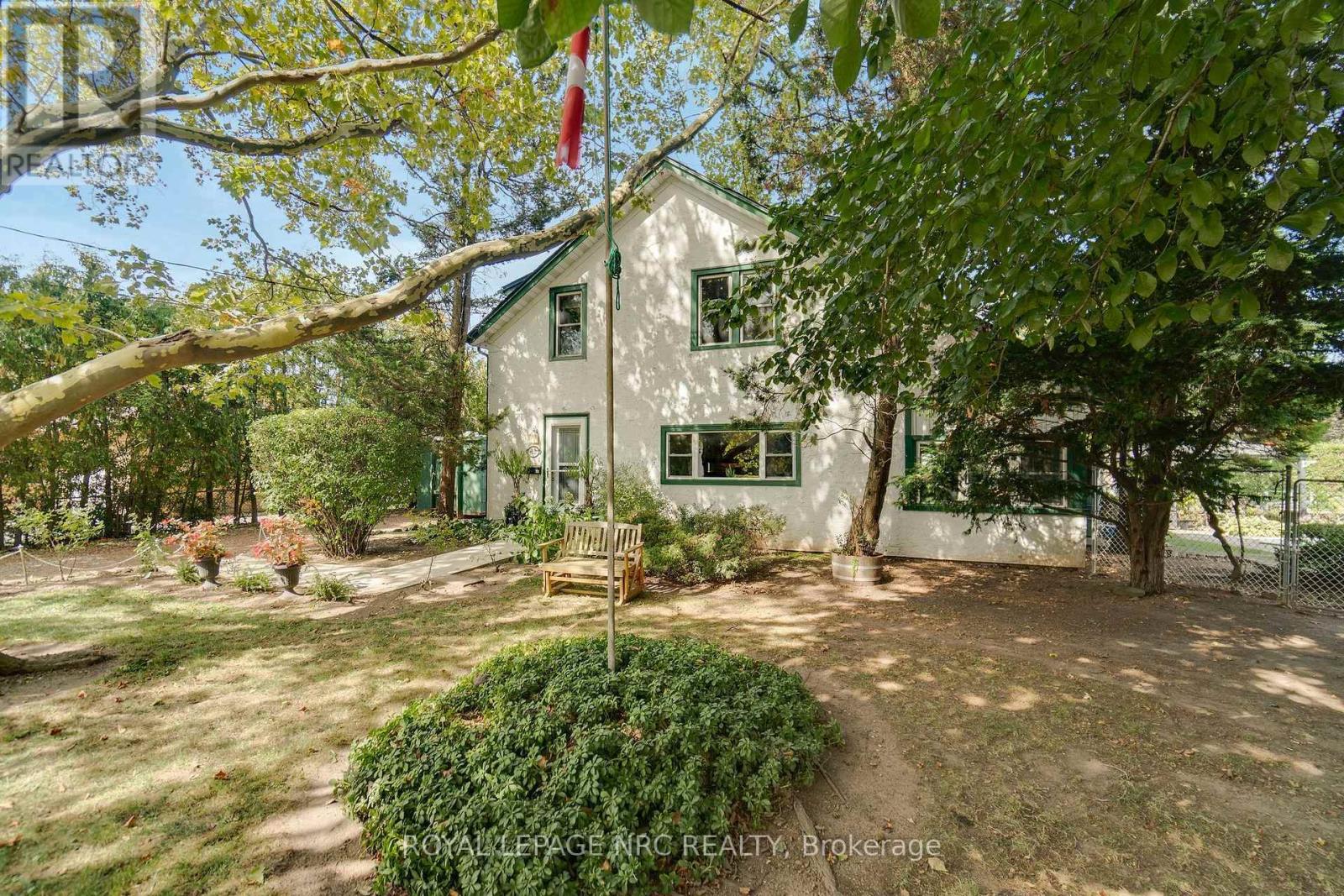 6511 RIALL STREET - 2