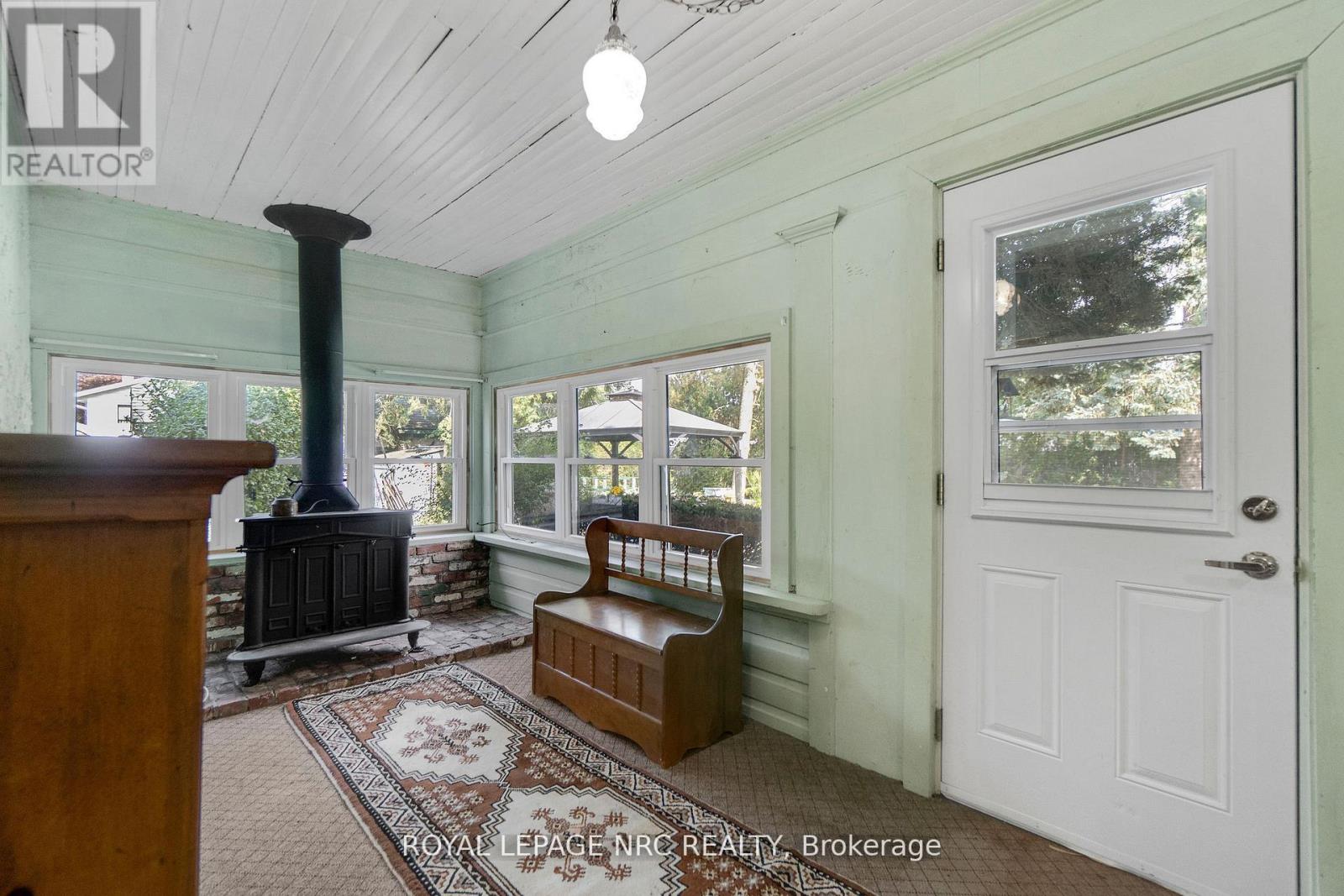 6511 RIALL STREET - 36