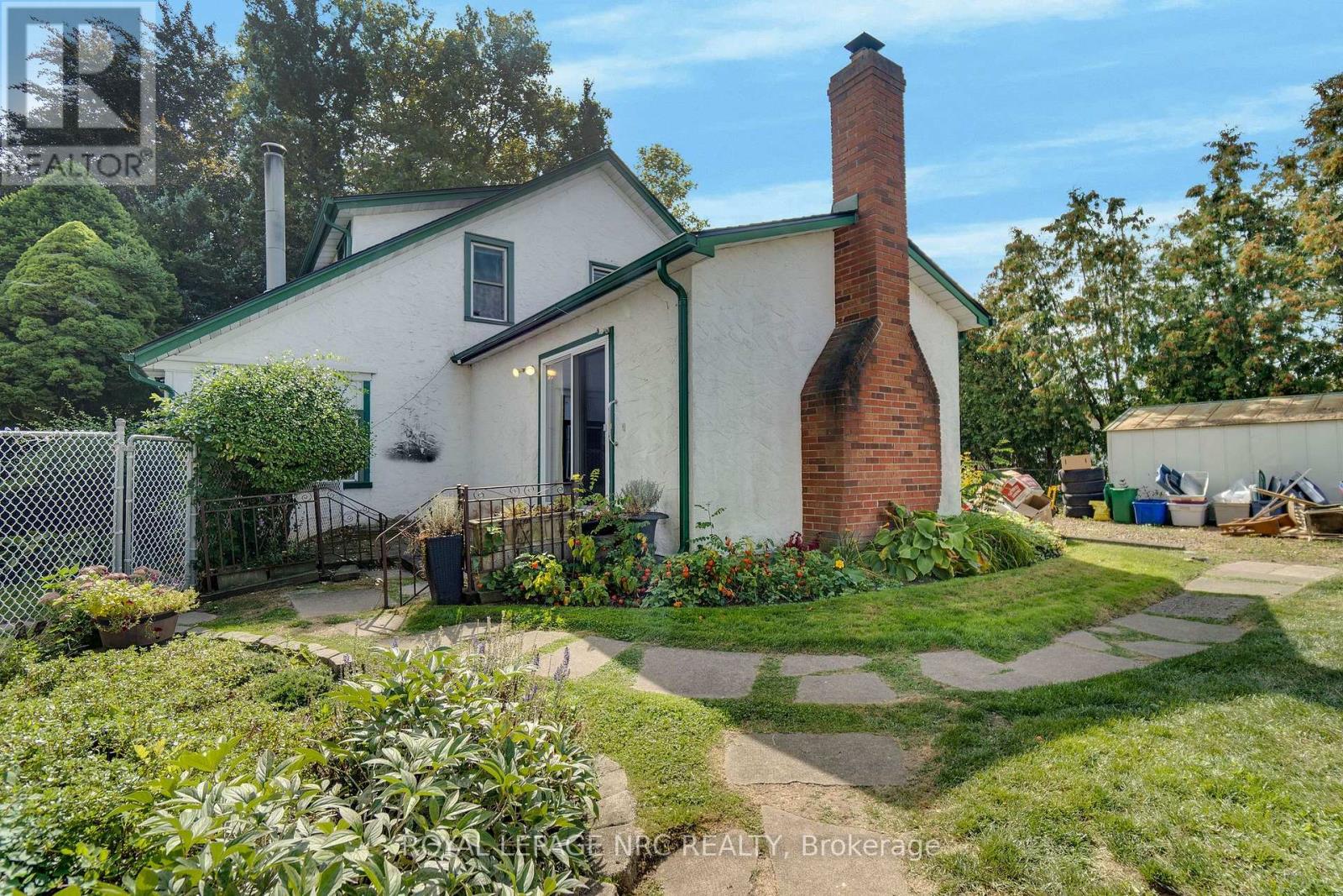 6511 RIALL STREET - 40
