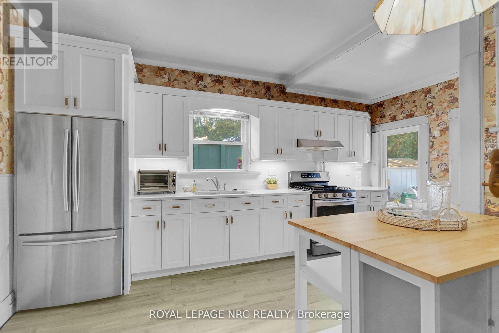 6511 RIALL STREET - 7