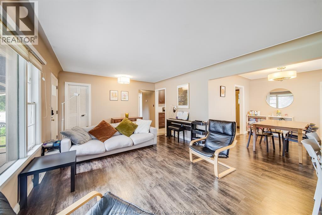 3063 BRUCE AVENUE - 10