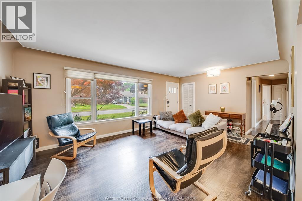 3063 BRUCE AVENUE - 12