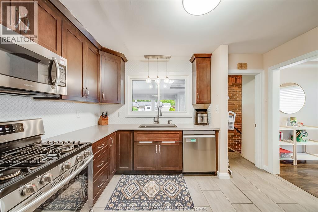 3063 BRUCE AVENUE - 16