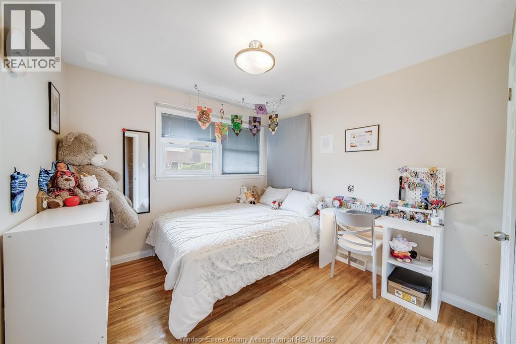3063 BRUCE AVENUE - 18