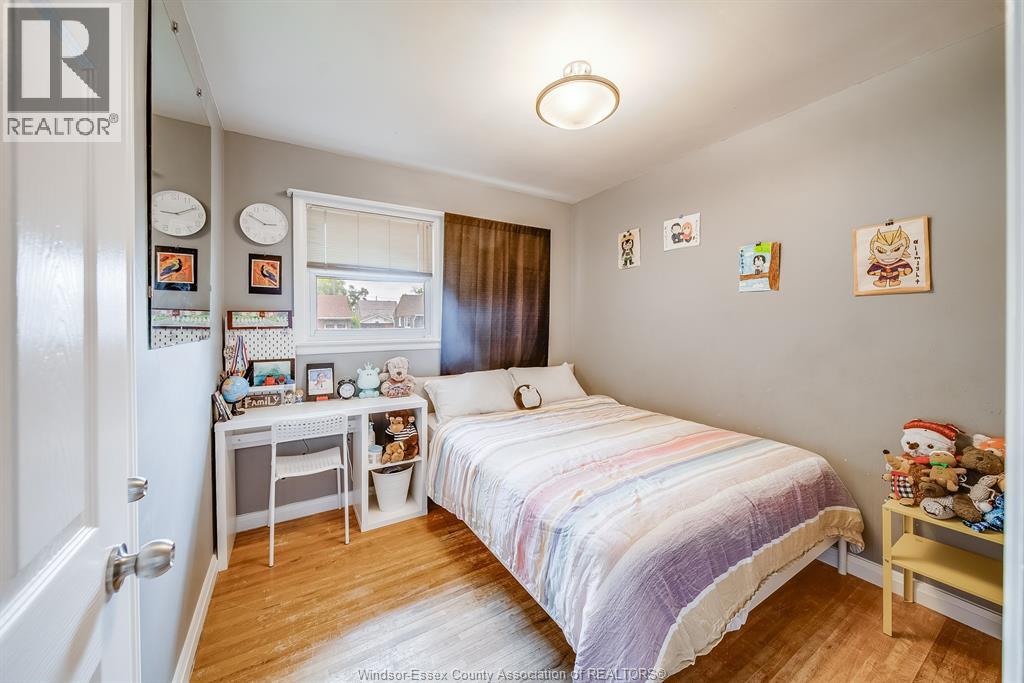 3063 BRUCE AVENUE - 23