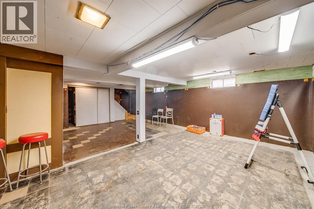 3063 BRUCE AVENUE - 29