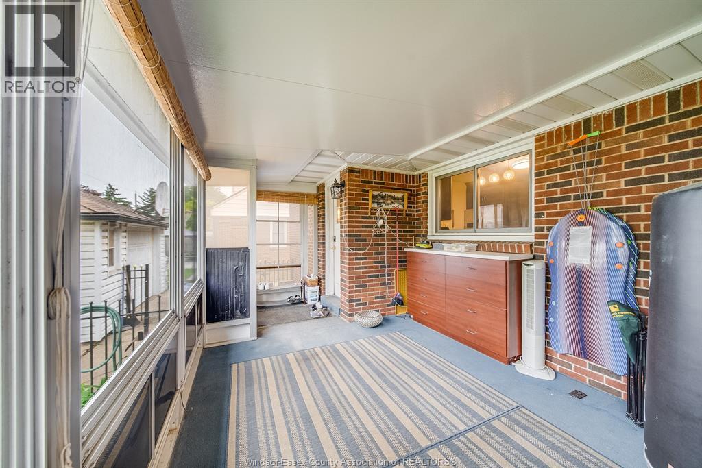 3063 BRUCE AVENUE - 38