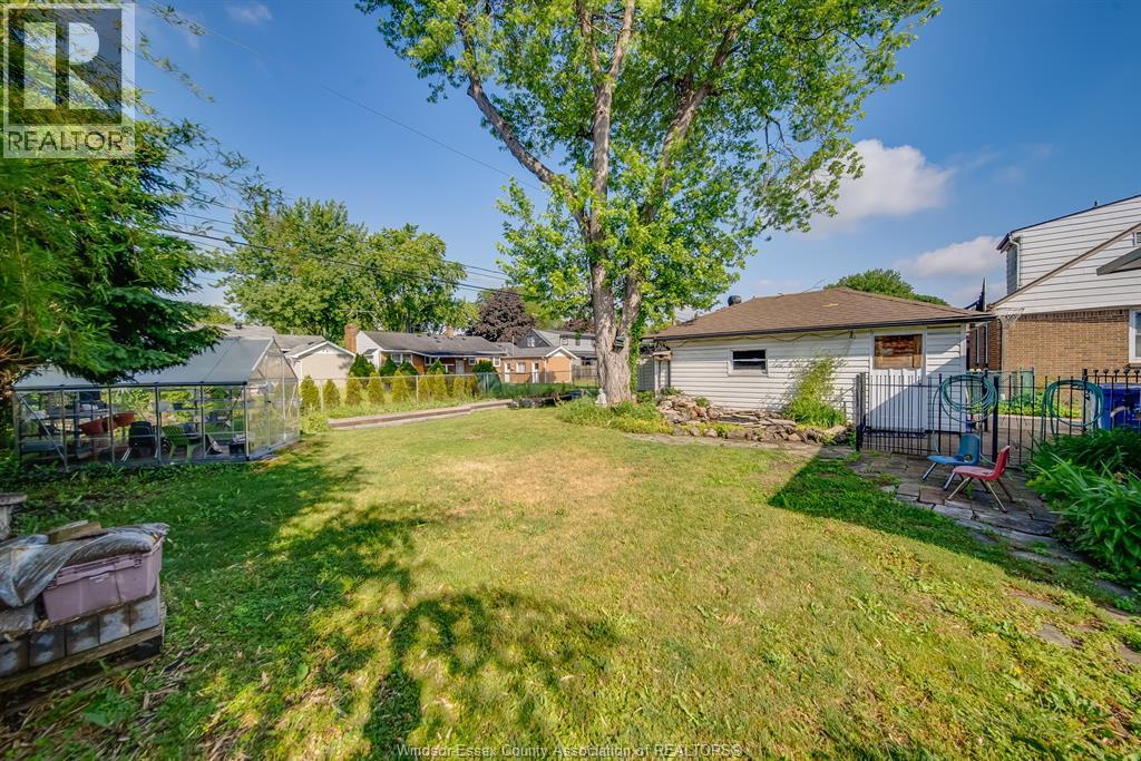 3063 BRUCE AVENUE - 41
