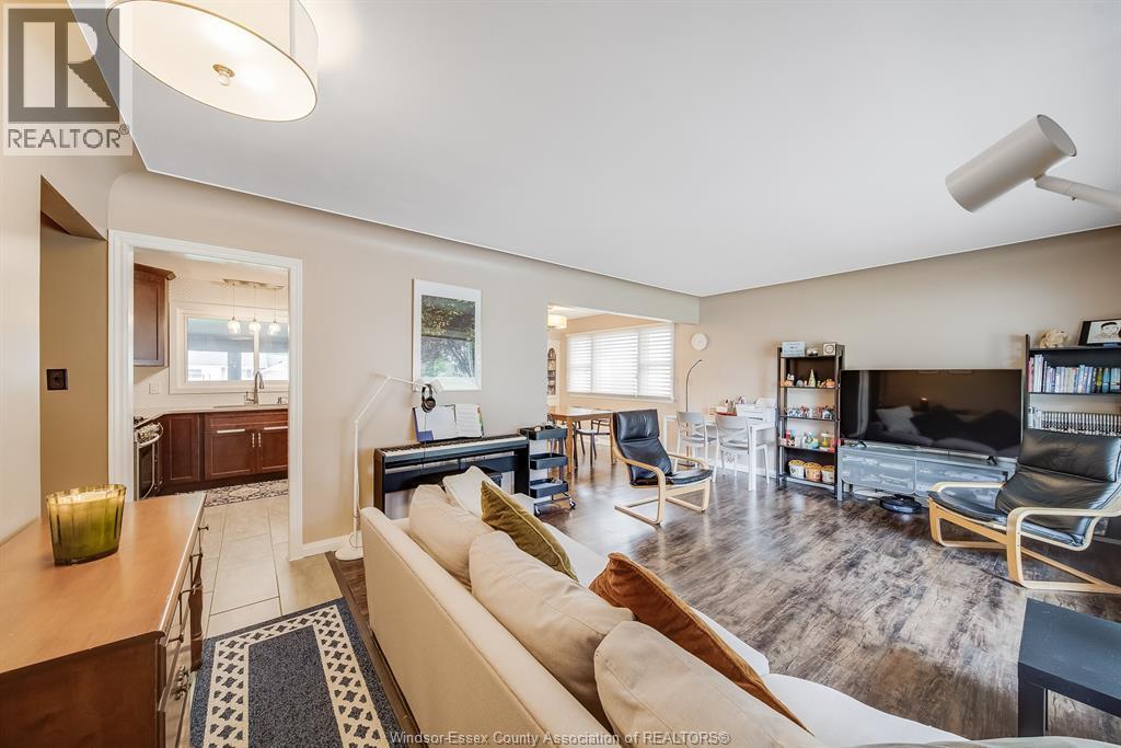 3063 BRUCE AVENUE - 6