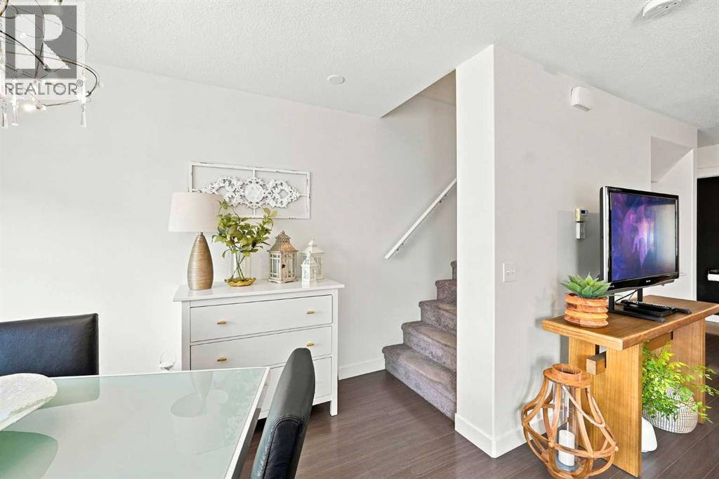 308 Redstone View NE - 26