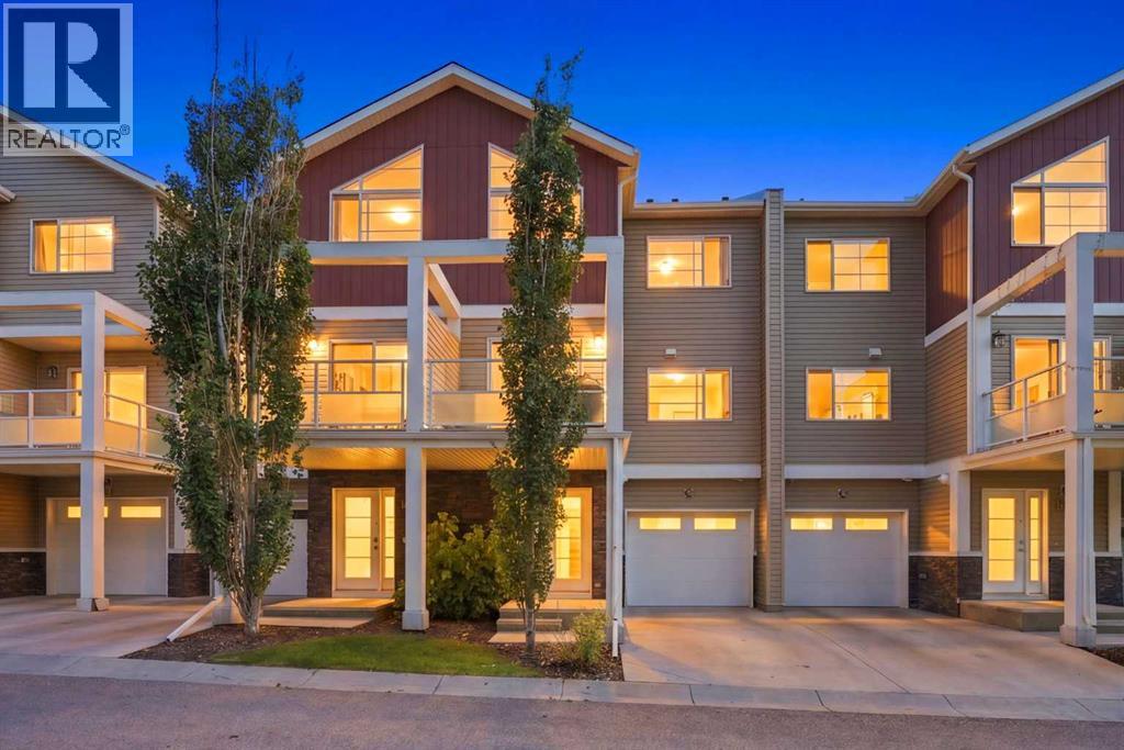 308 Redstone View NE - 3