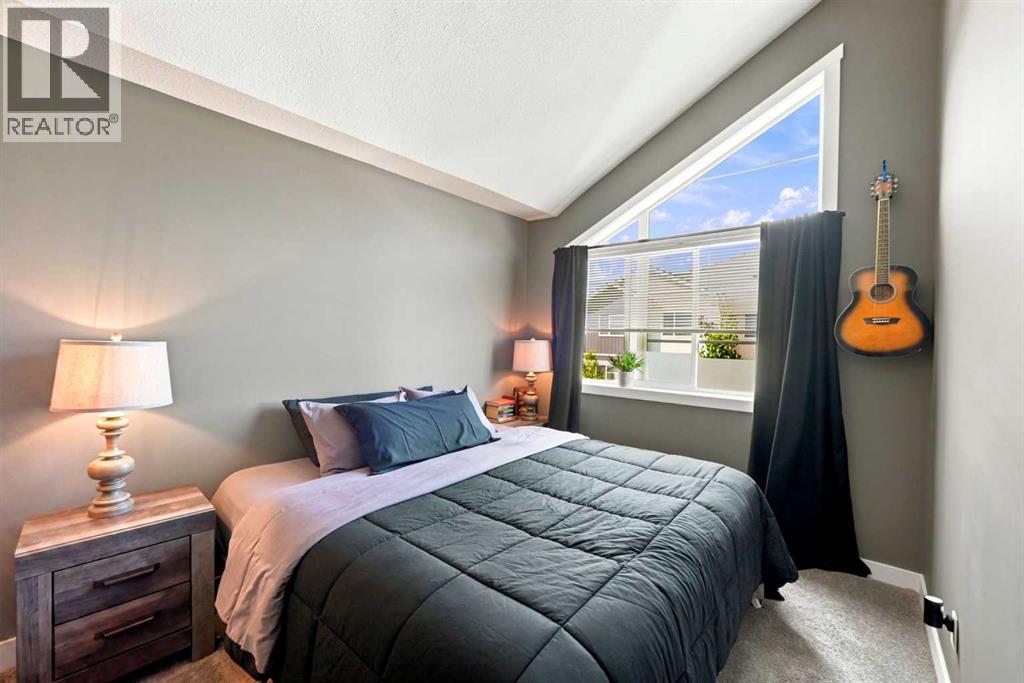 308 Redstone View NE - 39