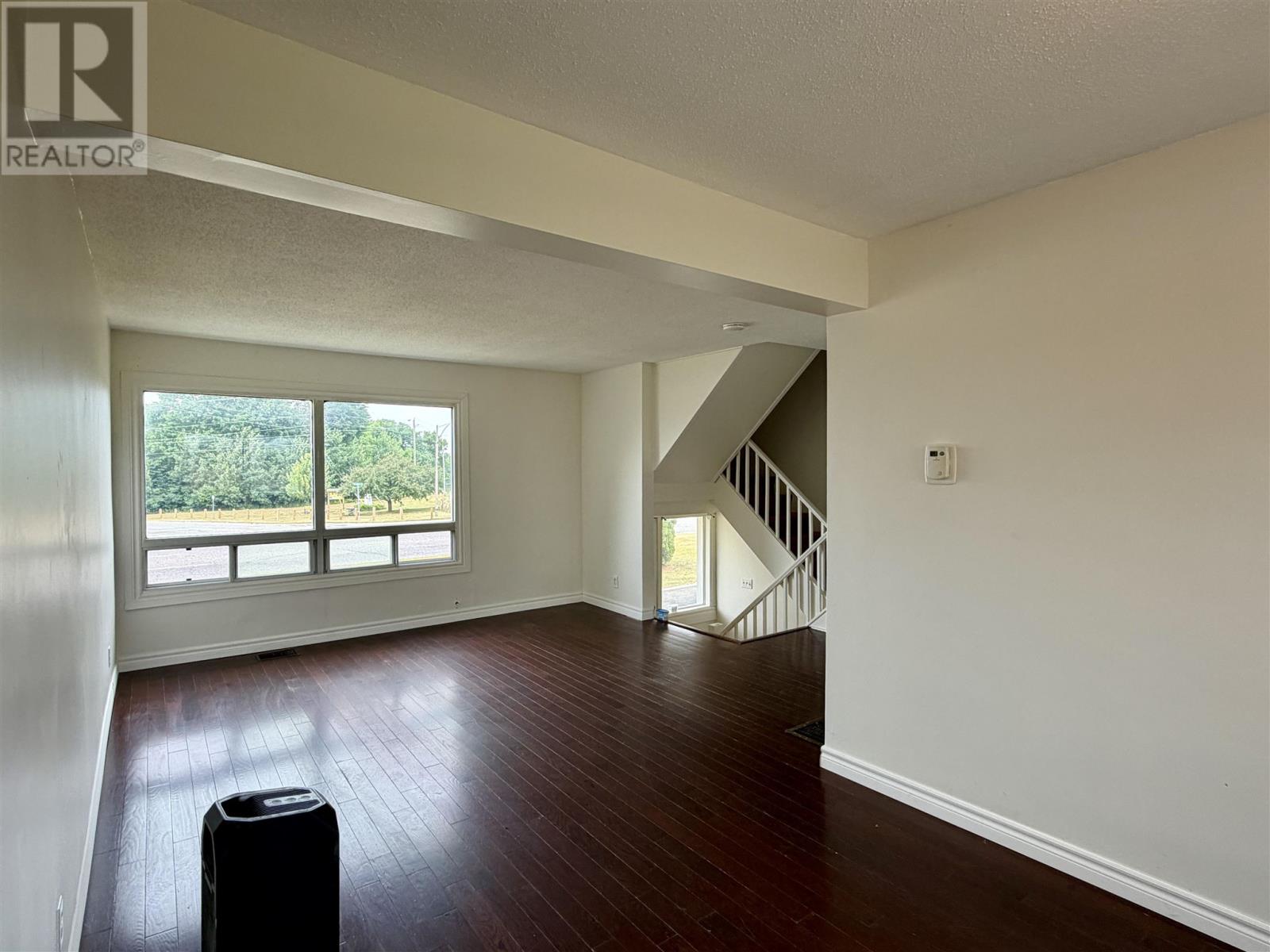 131 Hillside DR N - 5