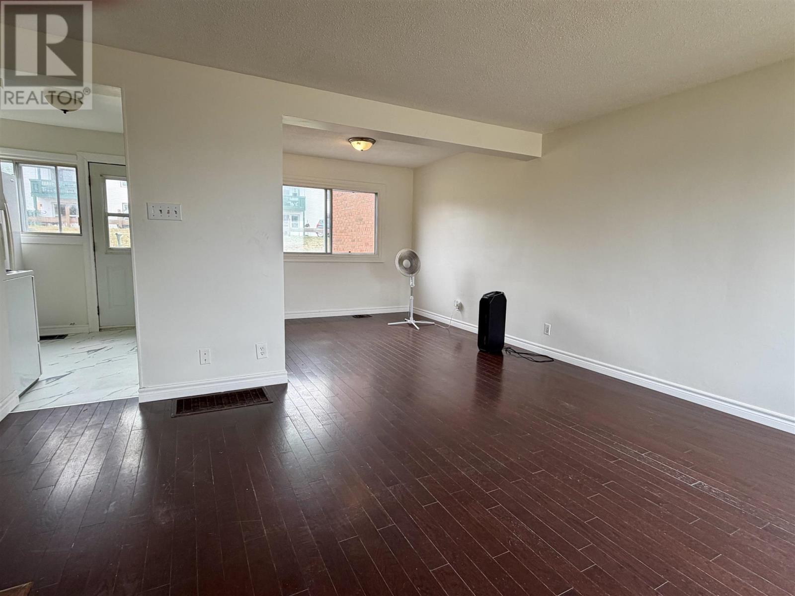 131 Hillside DR N - 8