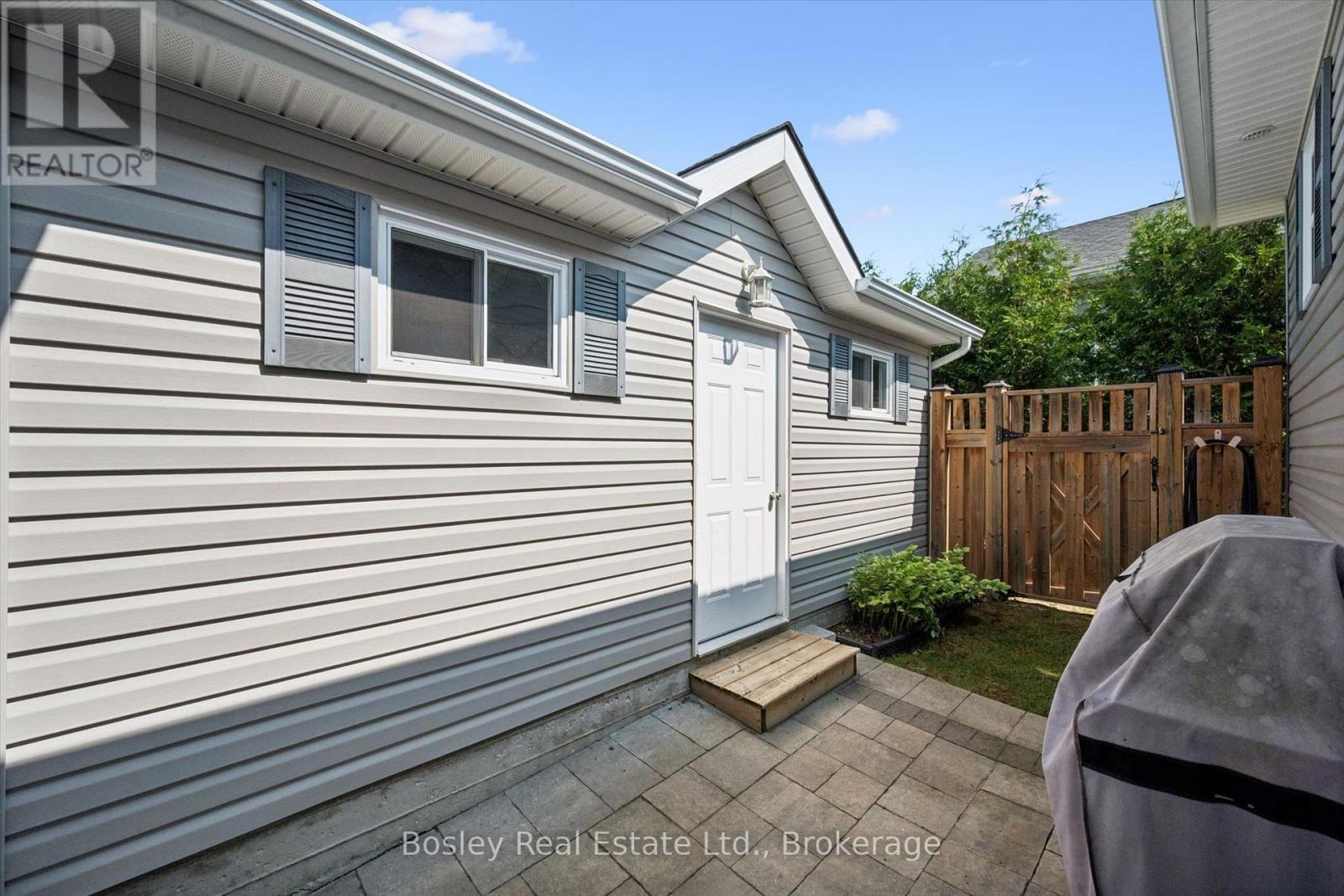 7 SUMAC STREET - Image 24