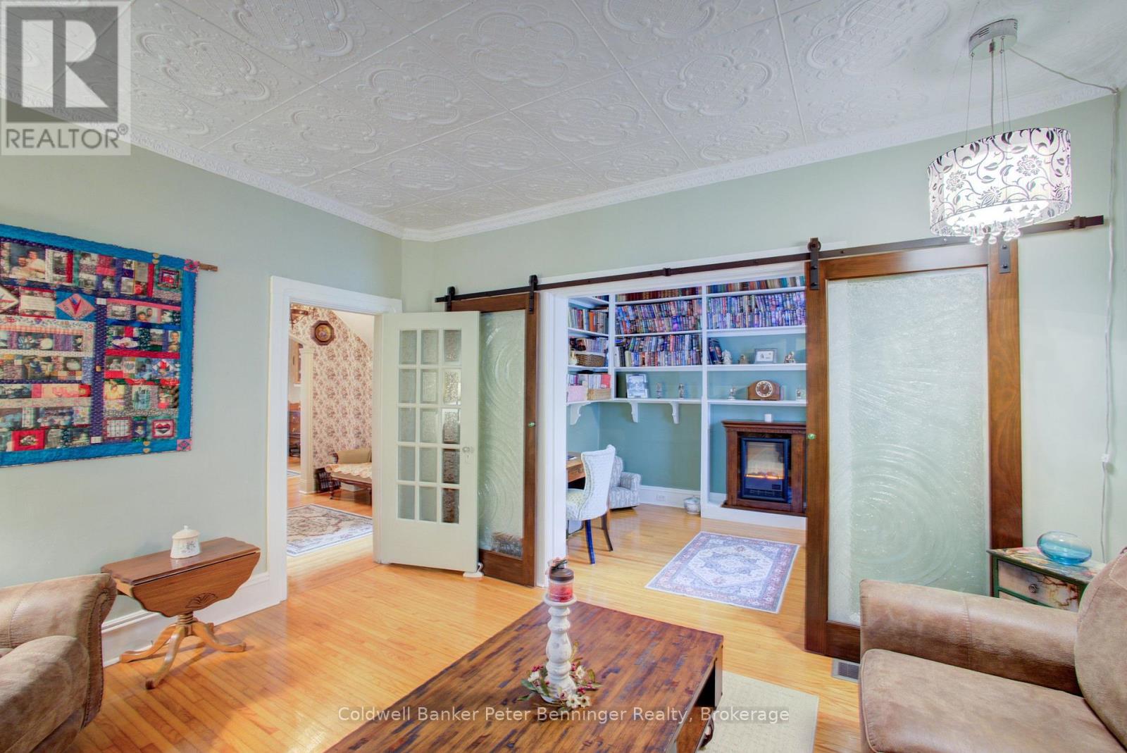 817 OLDE VICTORIA STREET - 11