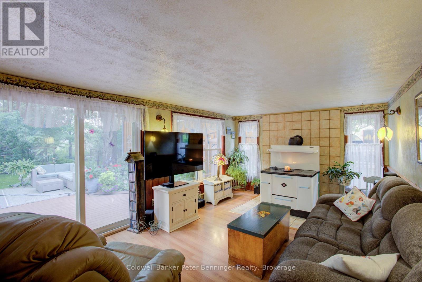 817 OLDE VICTORIA STREET - 19