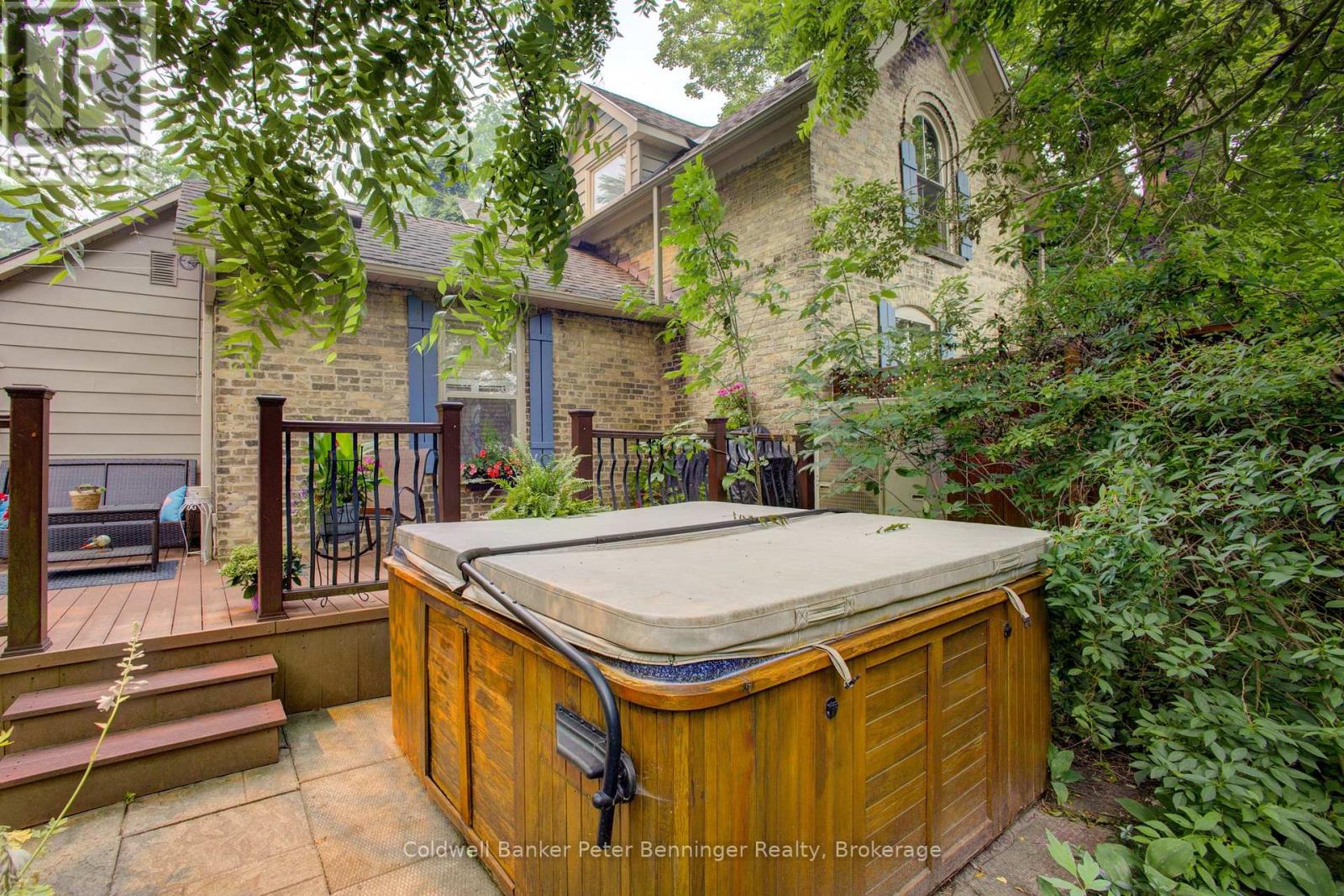 817 OLDE VICTORIA STREET - 33