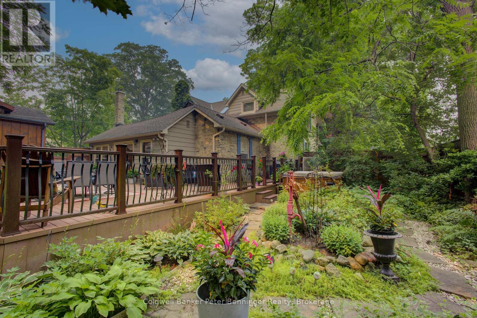 817 OLDE VICTORIA STREET - 34