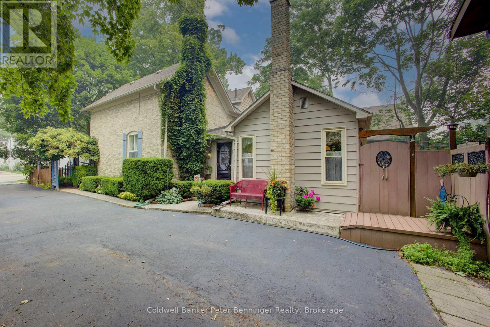 817 OLDE VICTORIA STREET - 5