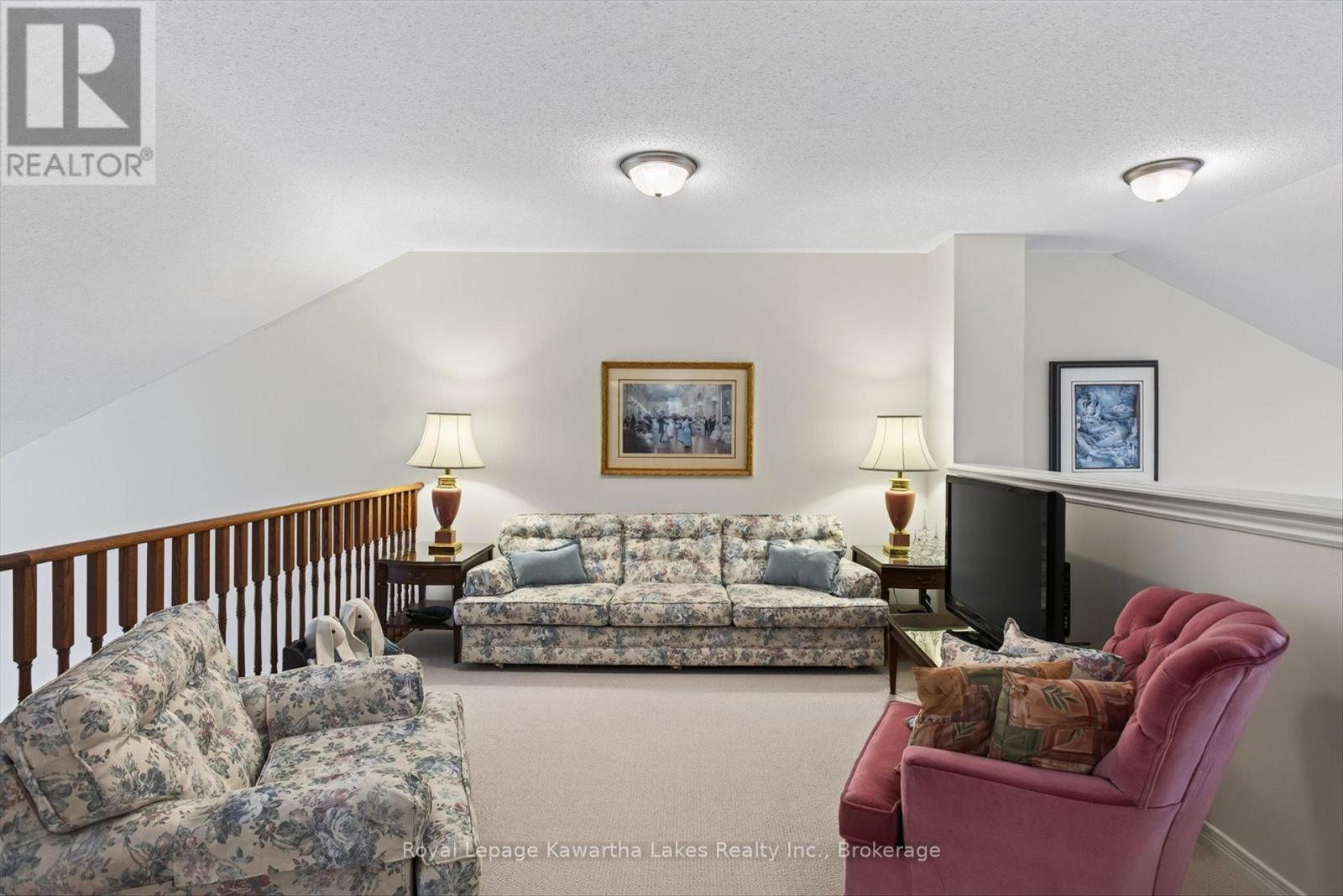 42 DEACON CRESCENT - Image 24